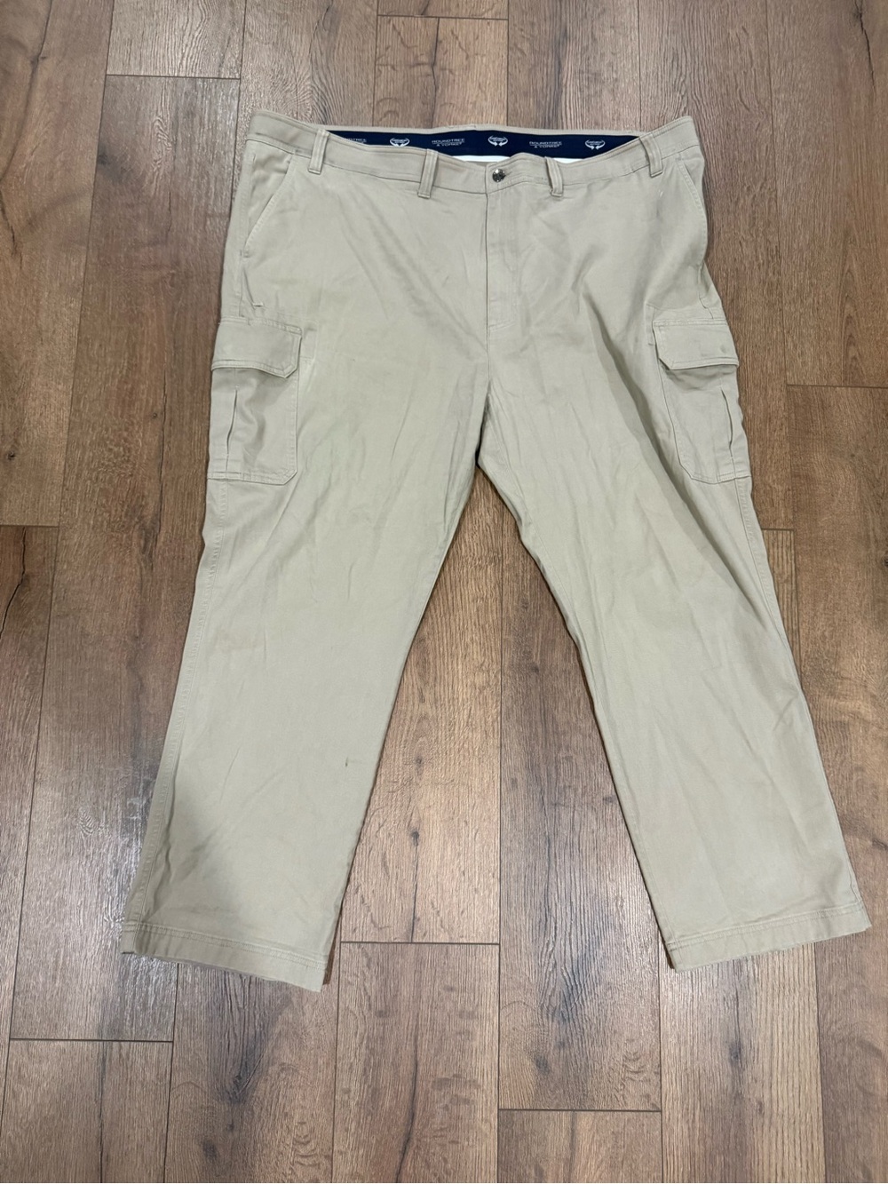 Roundtree & Yorke Men's Cargo Pants - Light Khaki